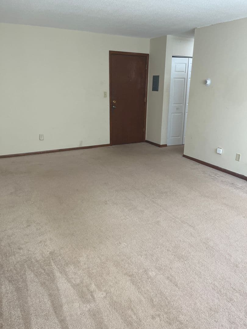 Duluth Apartment: 1410 Acre St