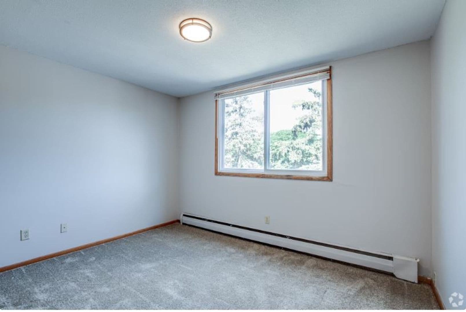Robbinsdale Apartment: 4024 37th Ave. N