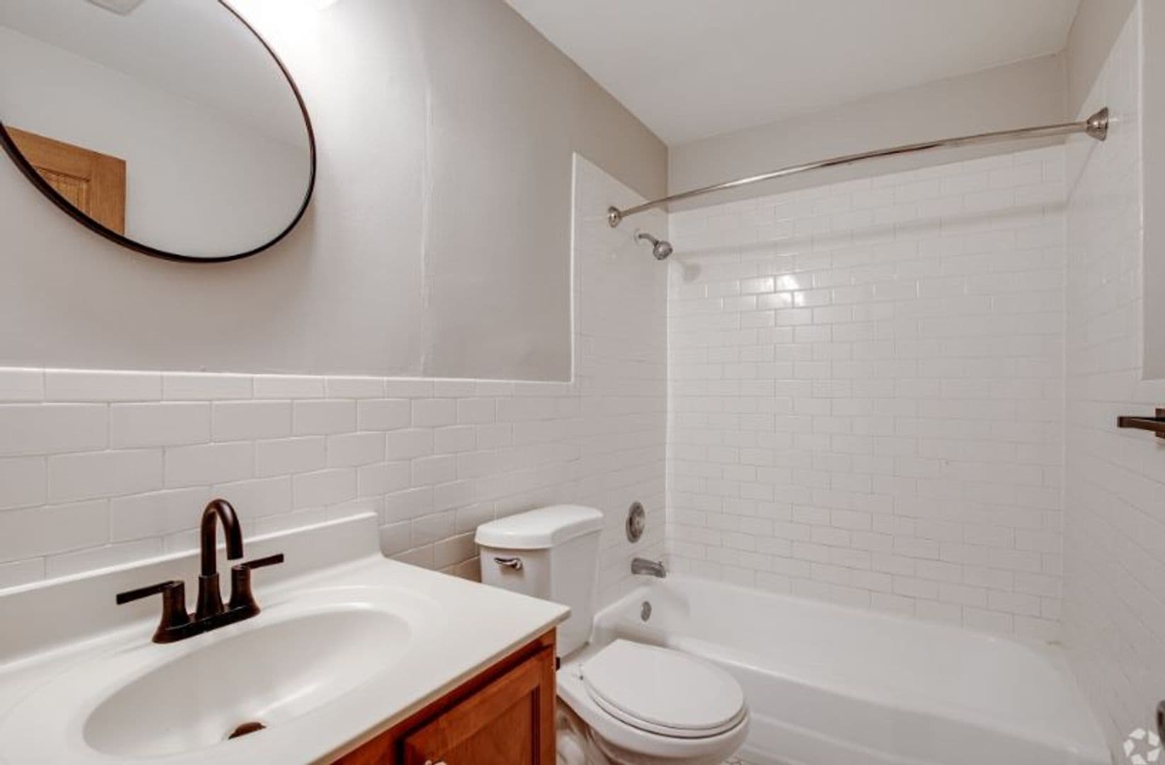 Robbinsdale Apartment: 4032 37th Ave. N