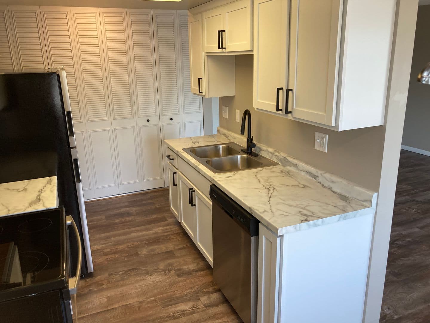 Duluth Apartment: 1410 Acre St