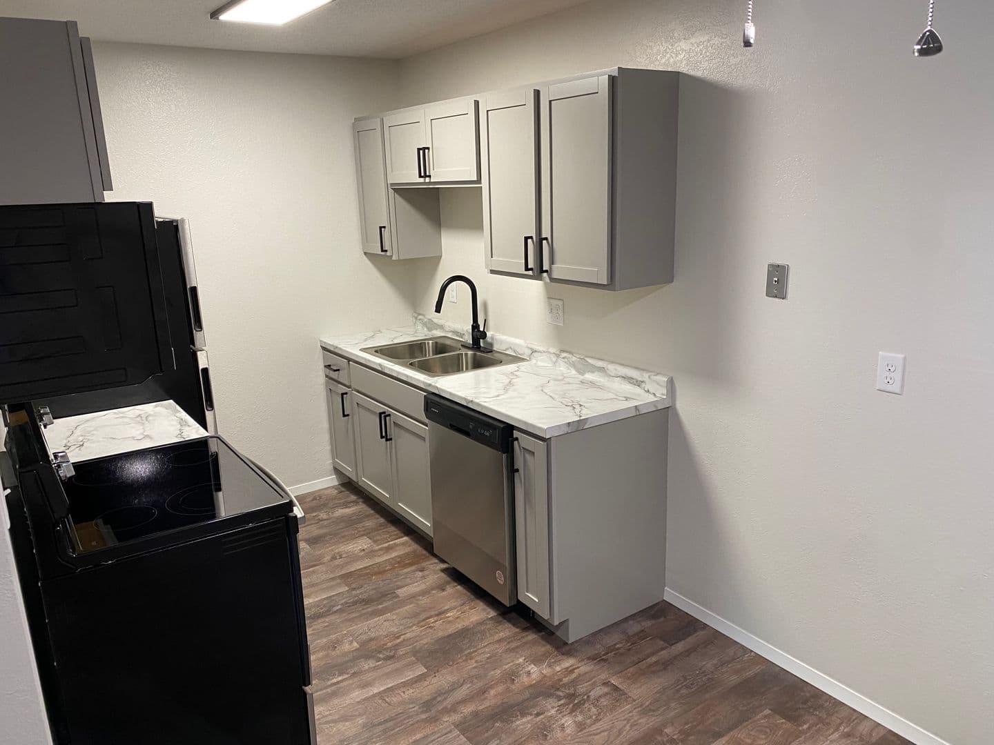 Duluth Apartment: 1711 E 1st St