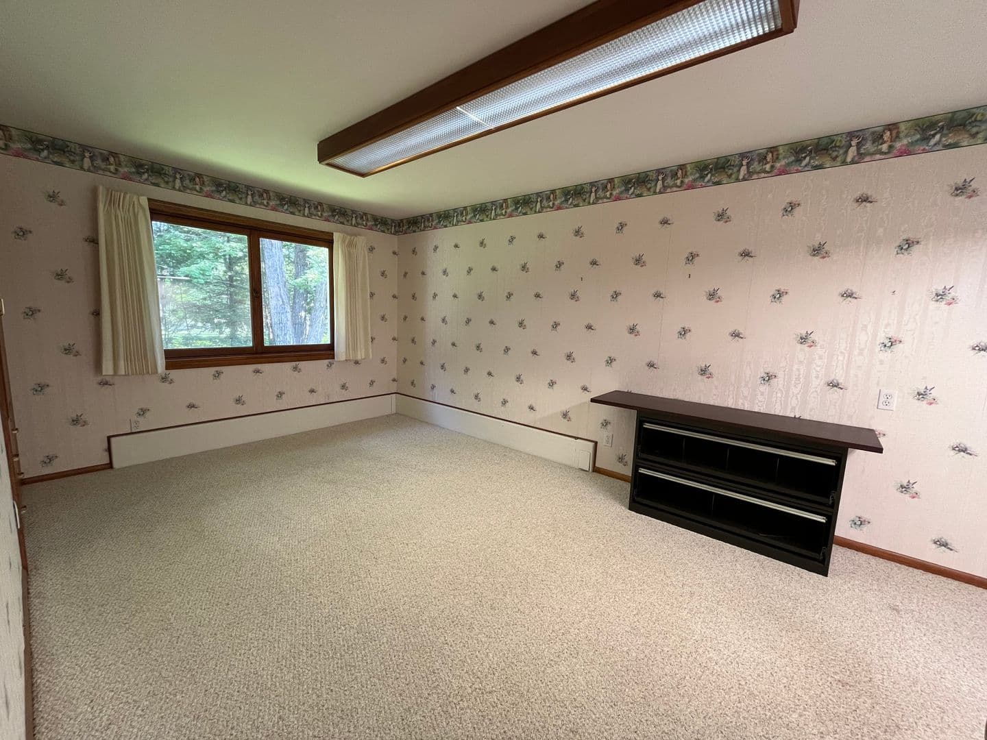 Cloquet House: 1513 S Highway 33