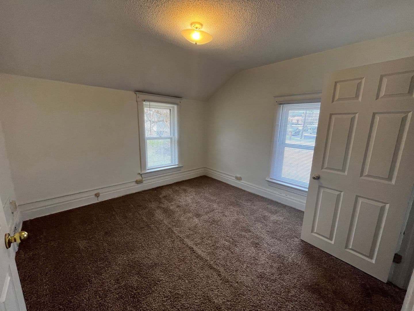 Duluth House: 425 E 5th St