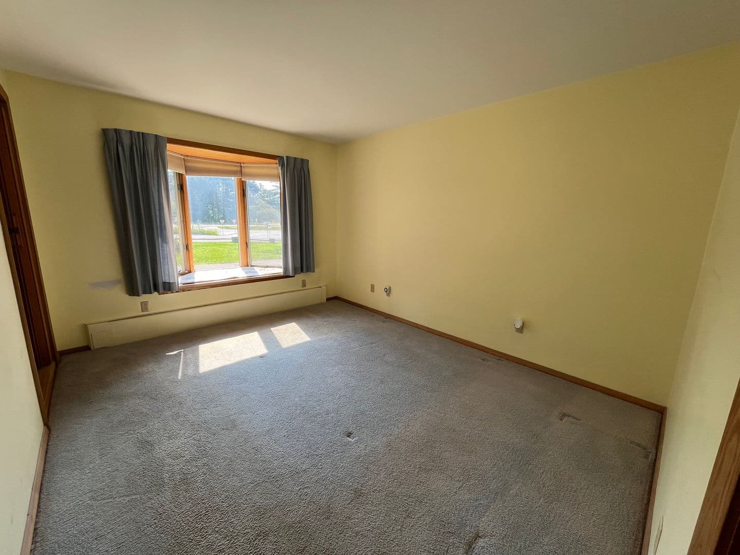Cloquet House: 1513 S Highway 33