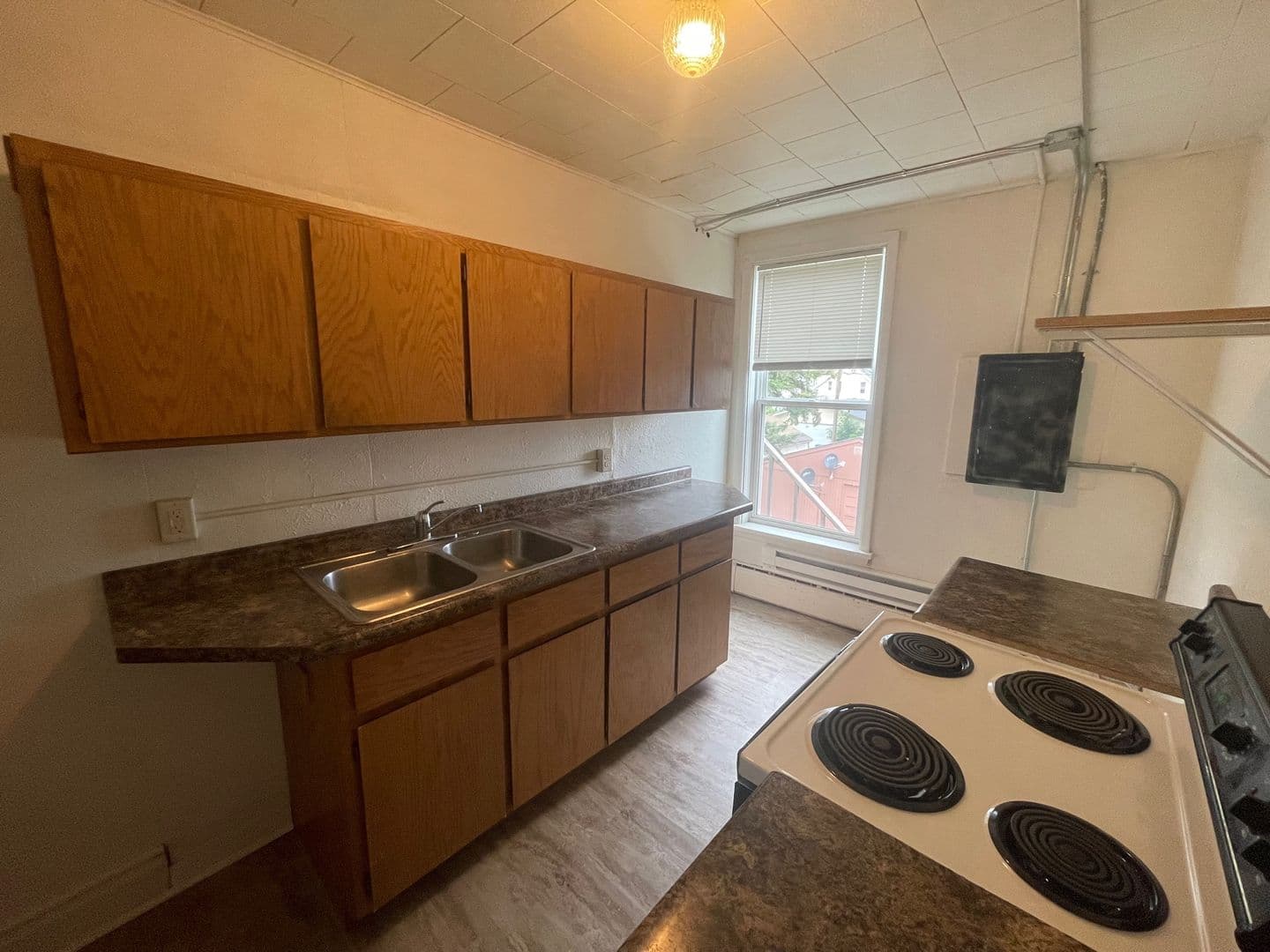 Superior Apartment: 1222-1230 Hughitt Ave