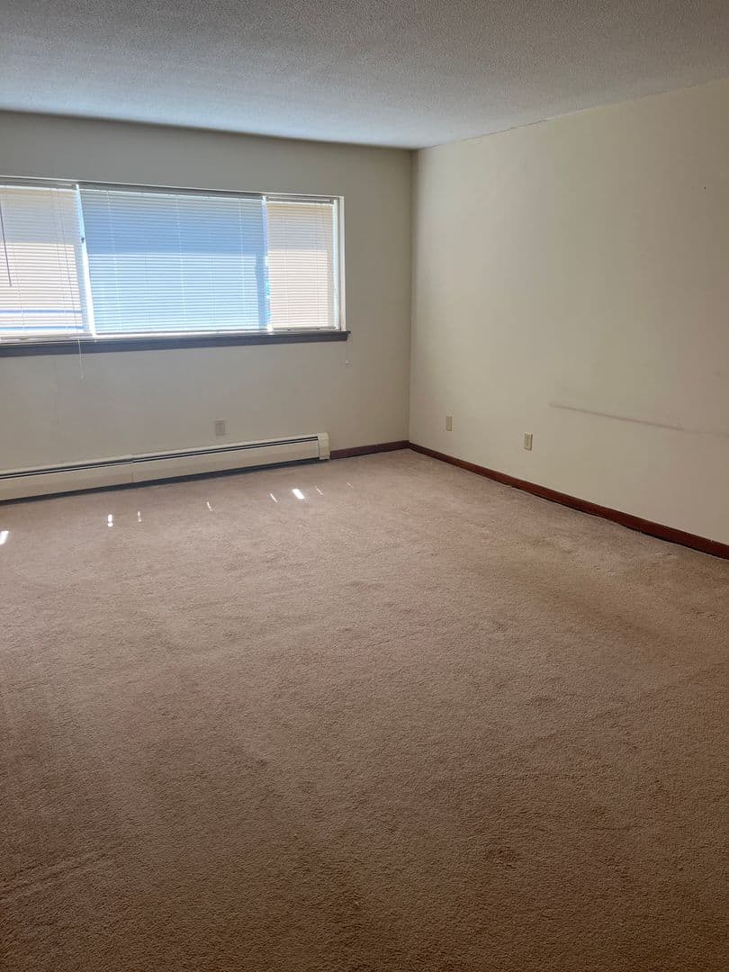 Duluth Apartment: 1410 Acre St