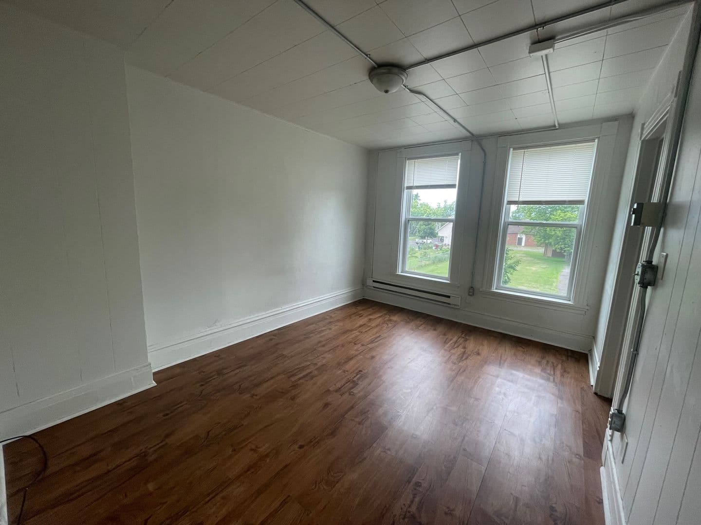 Superior Apartment: 1222-1230 Hughitt Ave