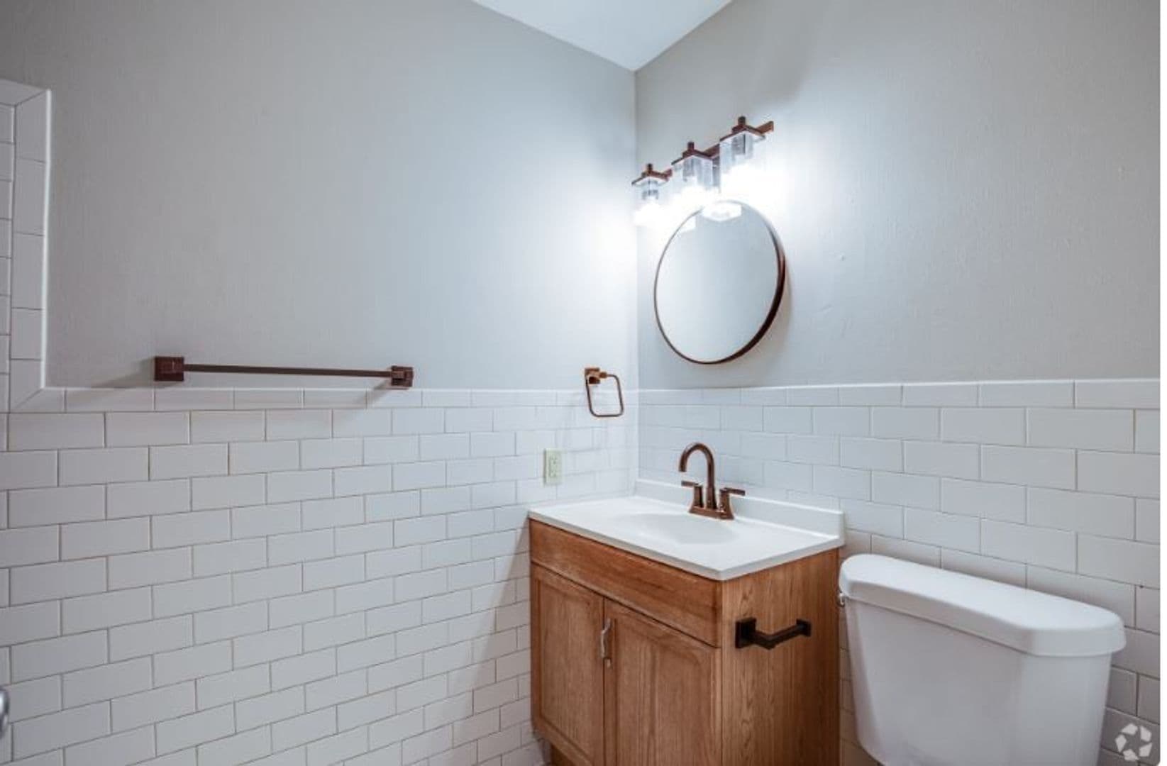 Robbinsdale Apartment: 4032 37th Ave. N
