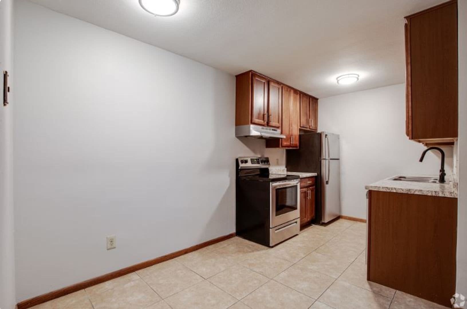 Robbinsdale Apartment: 4032 37th Ave. N