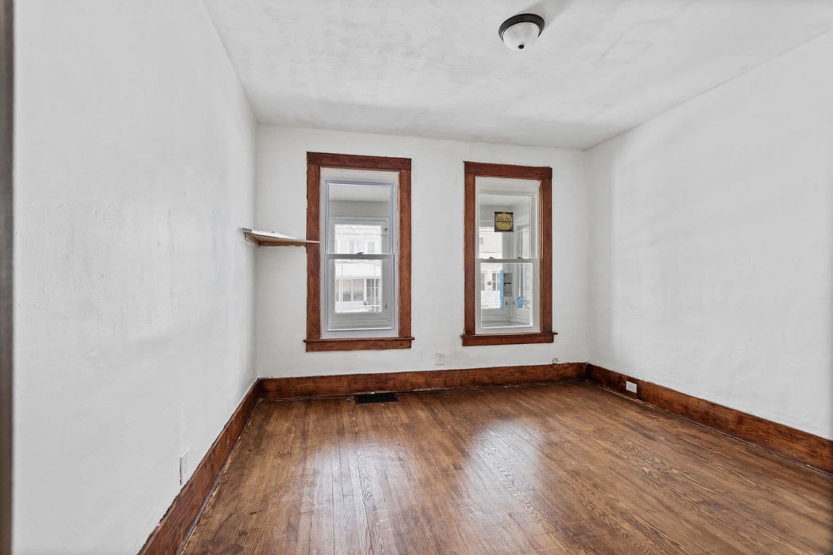 Syracuse House: 202 Charles Ave