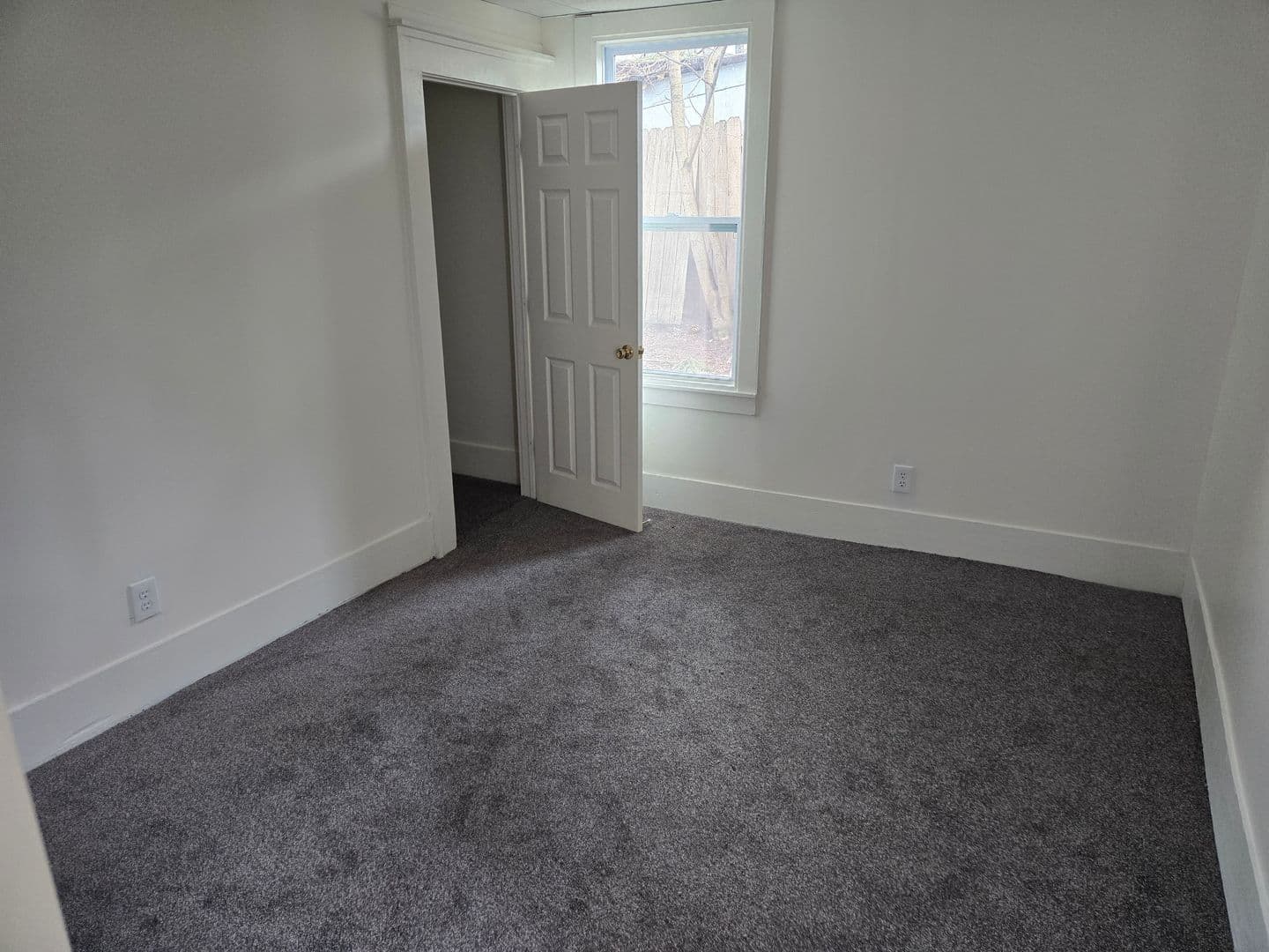Auburn Apartment: 48 Clark St