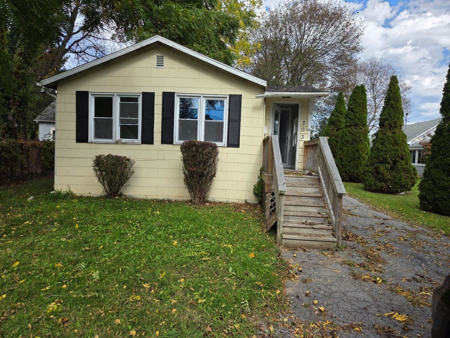 Syracuse House: 303 Melrose Dr