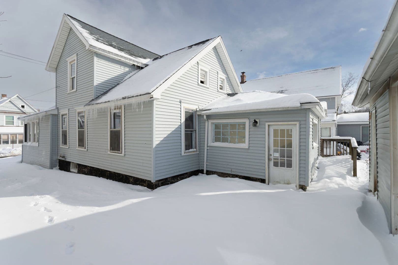 Syracuse House: 202 Charles Ave