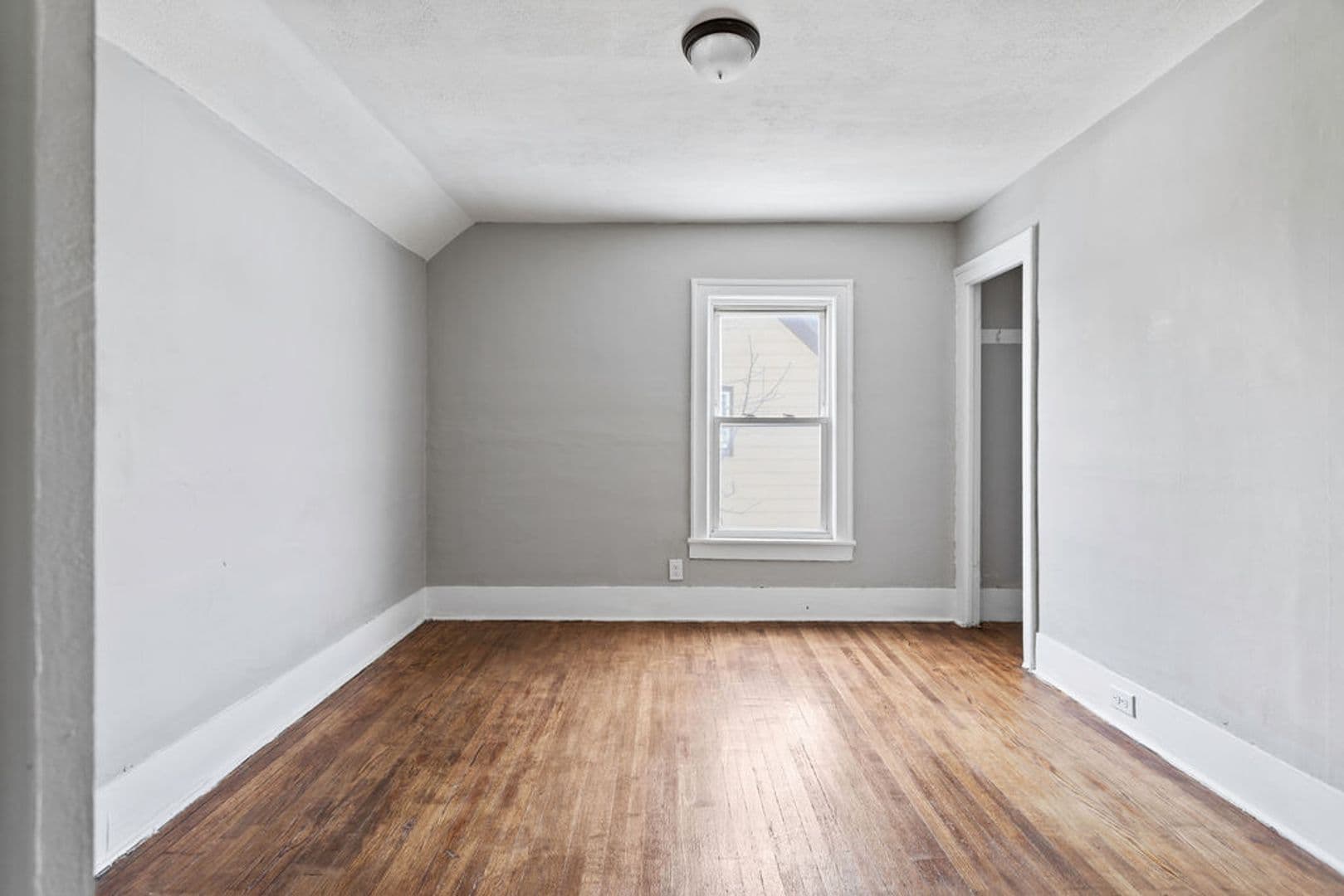 Syracuse House: 202 Charles Ave