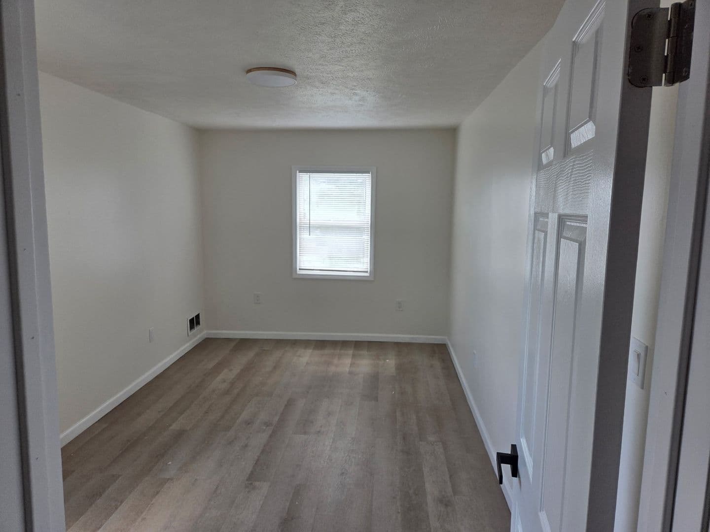 East Syracuse Apartment: 108 Ball St