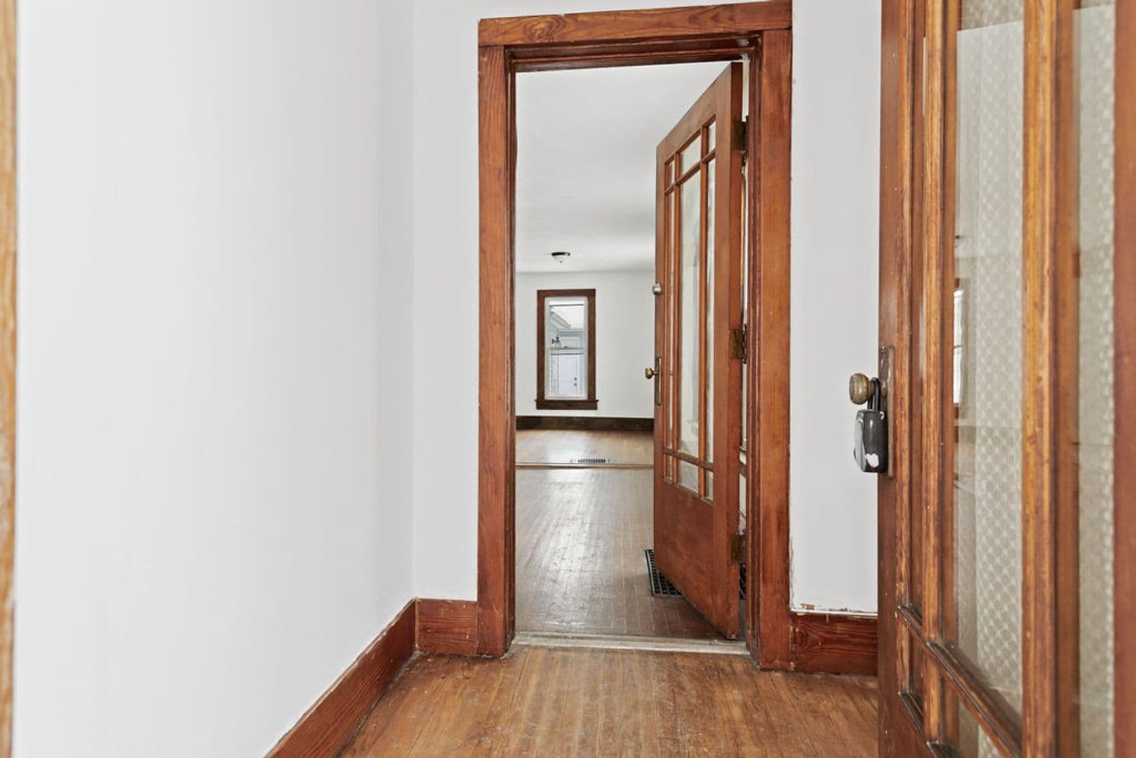 Syracuse House: 202 Charles Ave