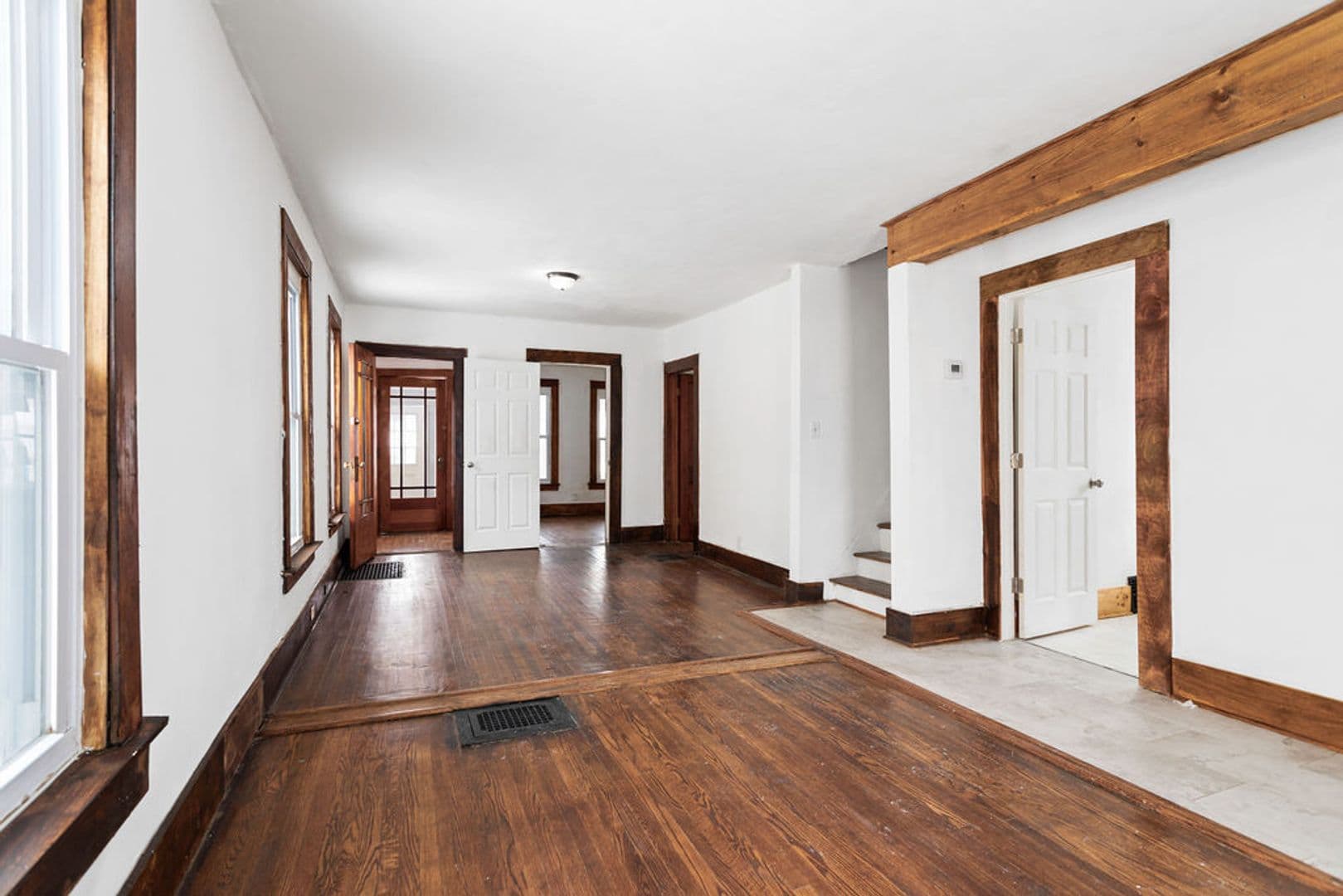 Syracuse House: 202 Charles Ave