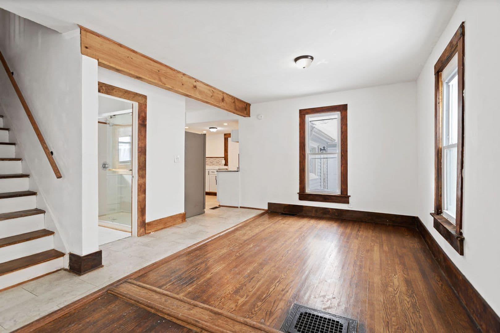 Syracuse House: 202 Charles Ave