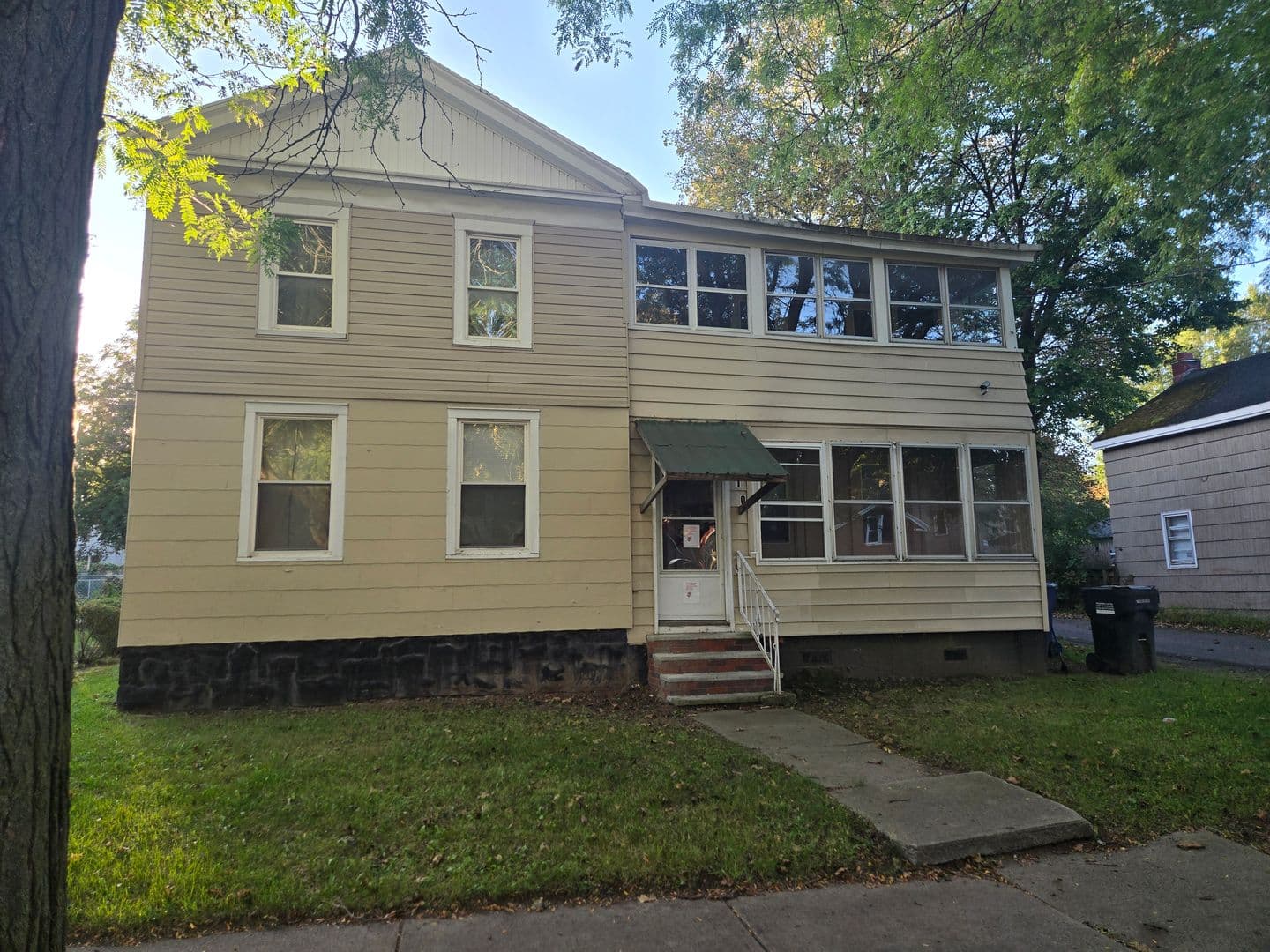 Syracuse Apartment: 610 Turtle St.