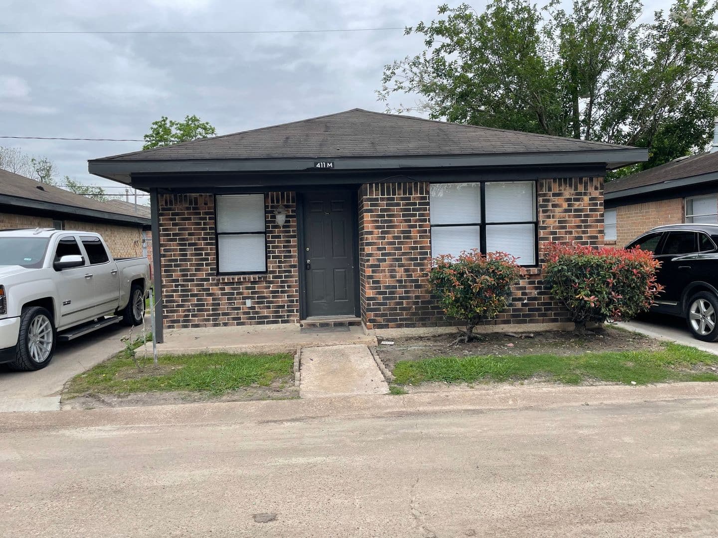 Houston Apartment: 447 East Whitney St