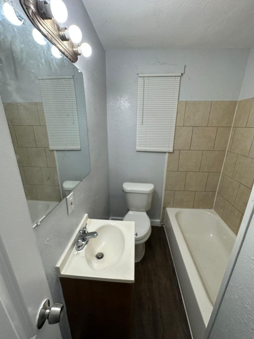 Jacksonville Apartment: 1012-1014 W 8th