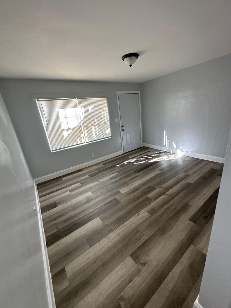 Jacksonville Apartment: 3805 Fairfax St