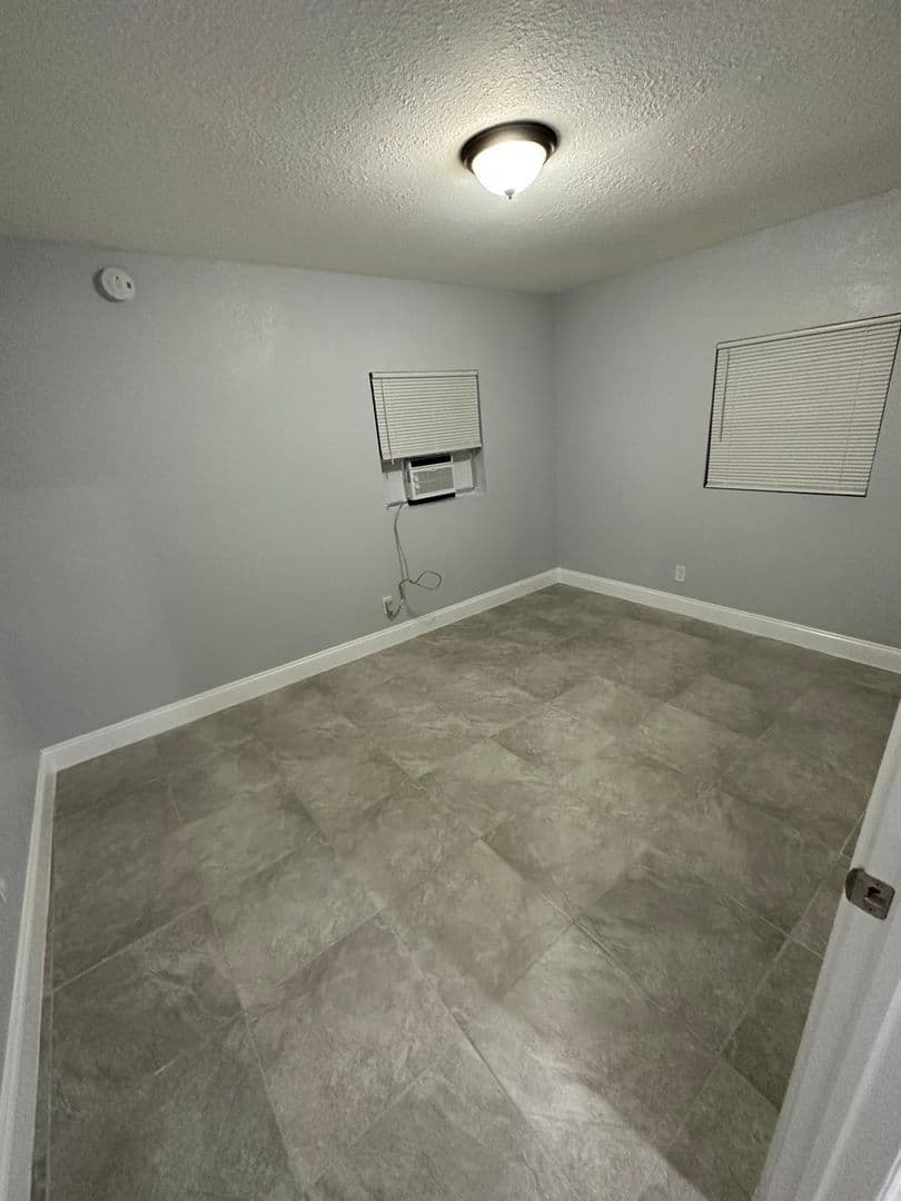 Jacksonville House: 2511 Market St Unit B