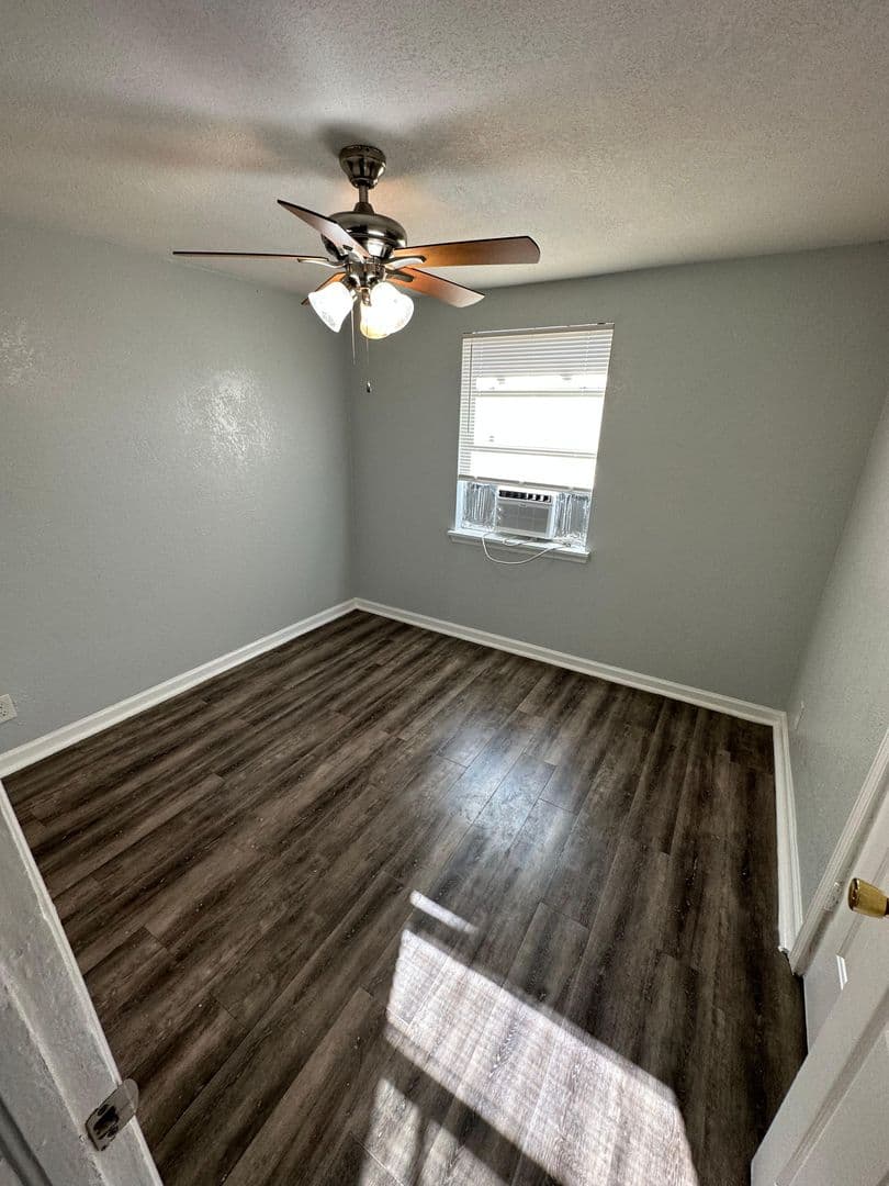 Jacksonville Apartment: 1803/1805 W 44th. St.