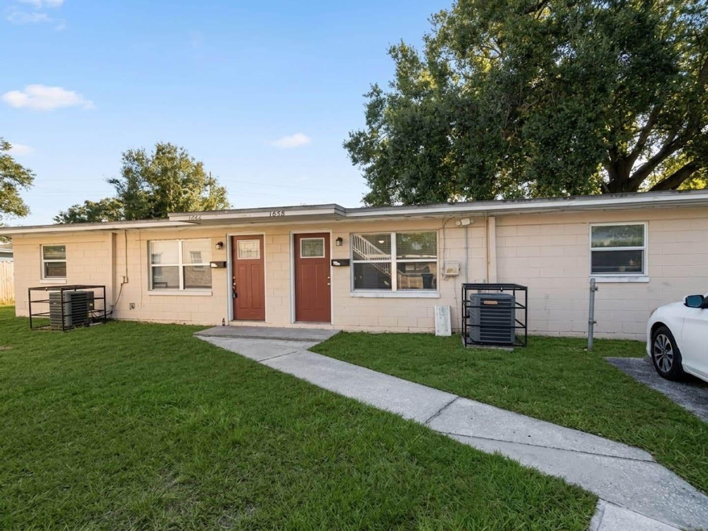 Jacksonville Apartment: 1650-1652 Windle St