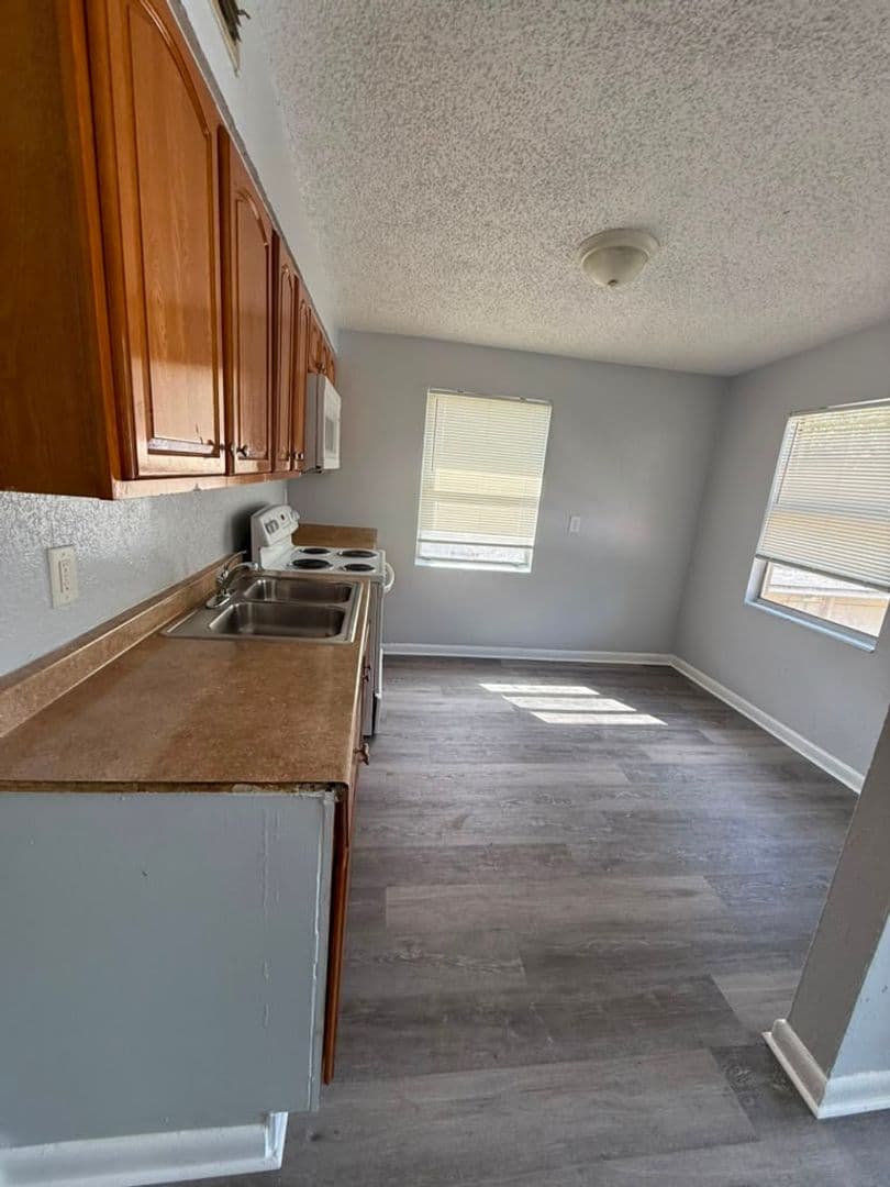 Jacksonville Apartment: 1650-1652 Windle St
