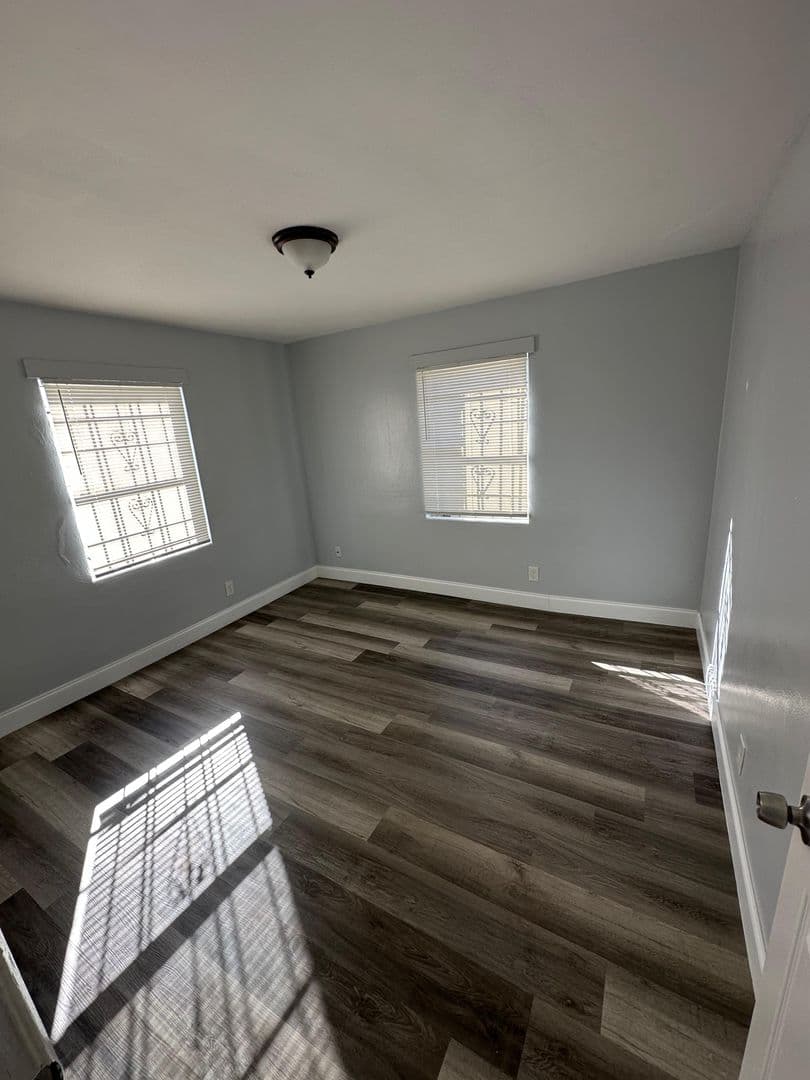 Jacksonville Apartment: 3805 Fairfax St