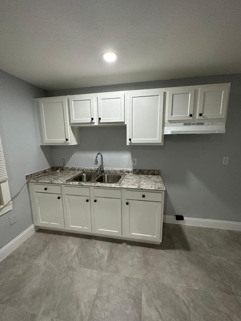 Jacksonville House: 2511 Market St Unit B