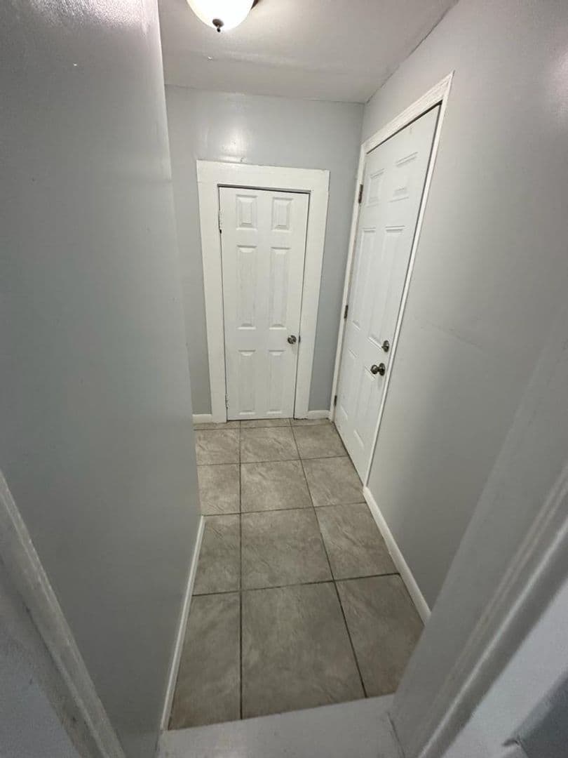 Jacksonville House: 2176 Kingston St