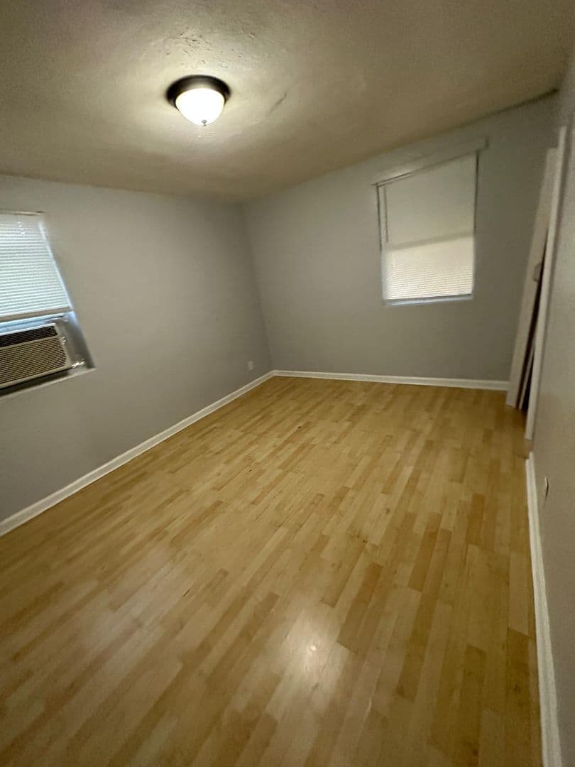 Jacksonville Apartment: 1012-1014 W 8th