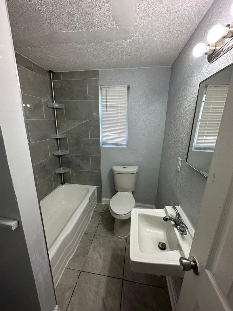 Jacksonville Apartment: 2114/2116 Brooklyn Rd.