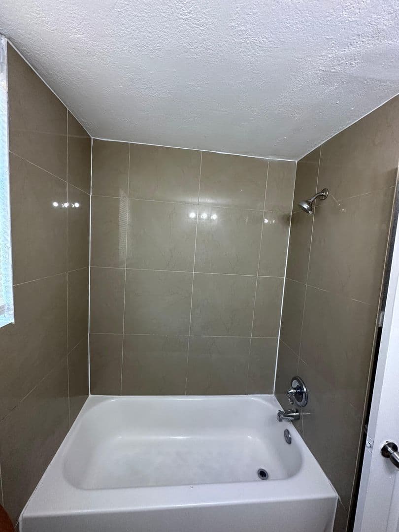 Jacksonville Apartment: 1024 W 8th St.