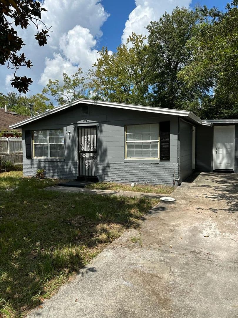 Jacksonville House: 1981 Hardee St.
