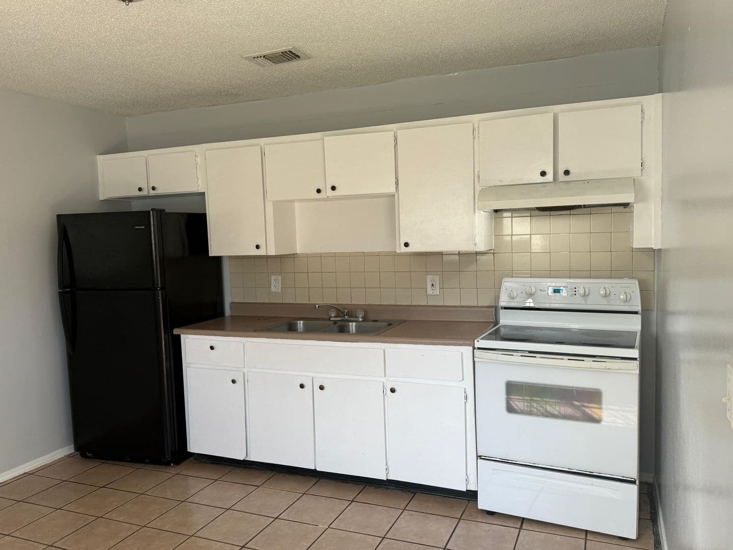 Jacksonville Apartment: 3997 Leonnie Rd #1-4