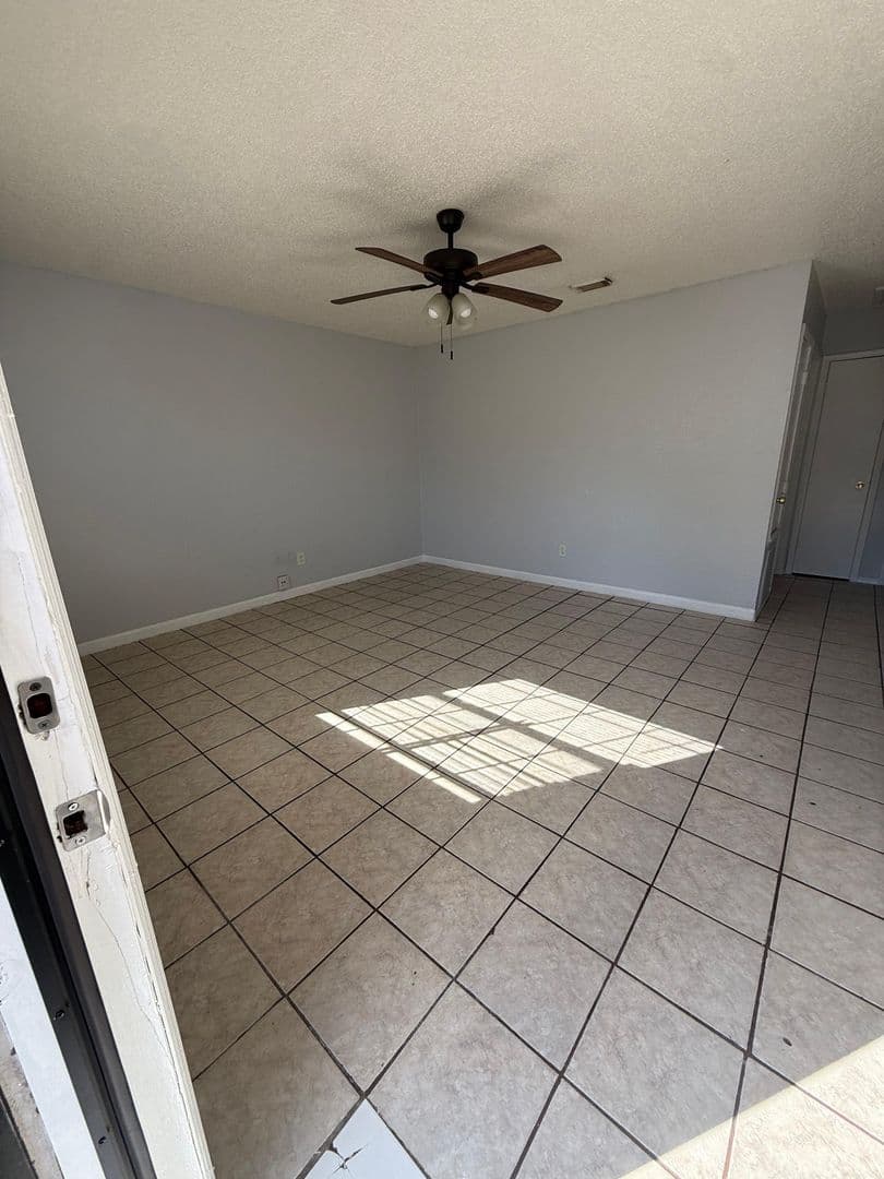Jacksonville Apartment: 3997 Leonnie Rd #1-4