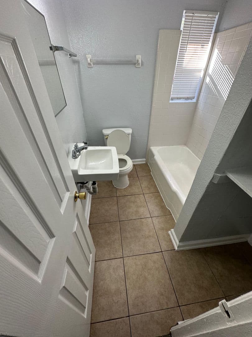 Jacksonville Apartment: 1803/1805 W 44th. St.