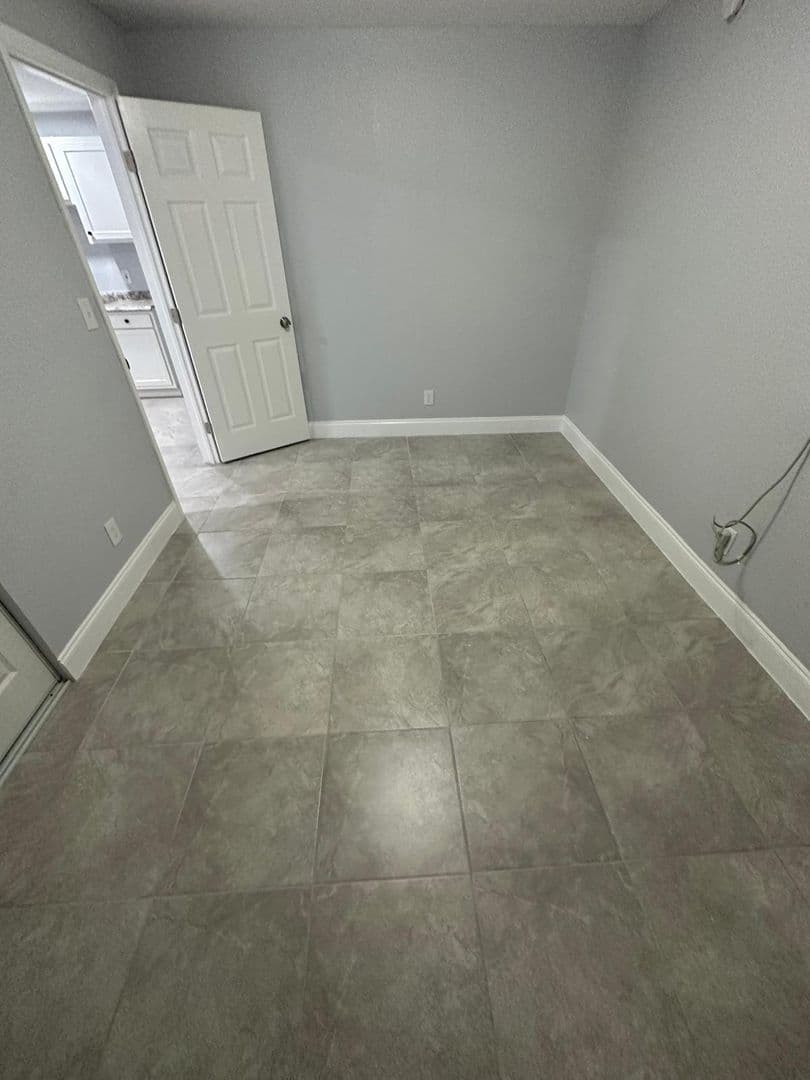 Jacksonville House: 2511 Market St Unit B