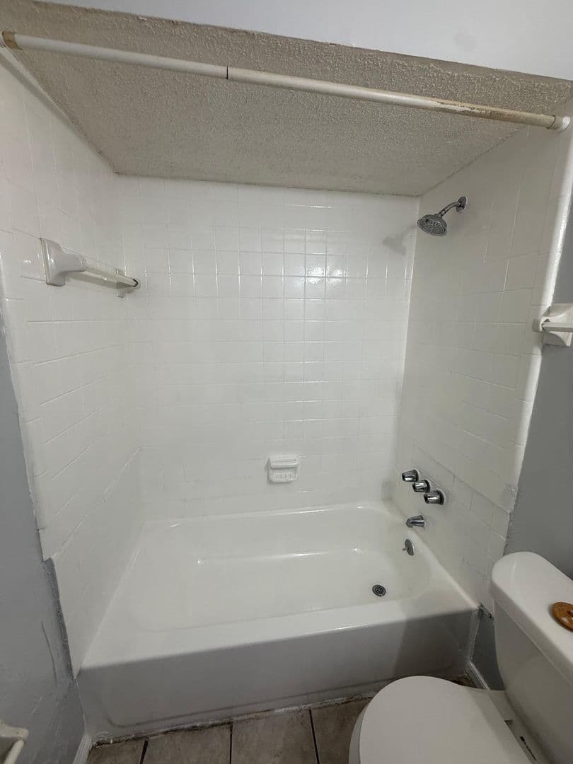 Jacksonville Apartment: 3997 Leonnie Rd #1-4