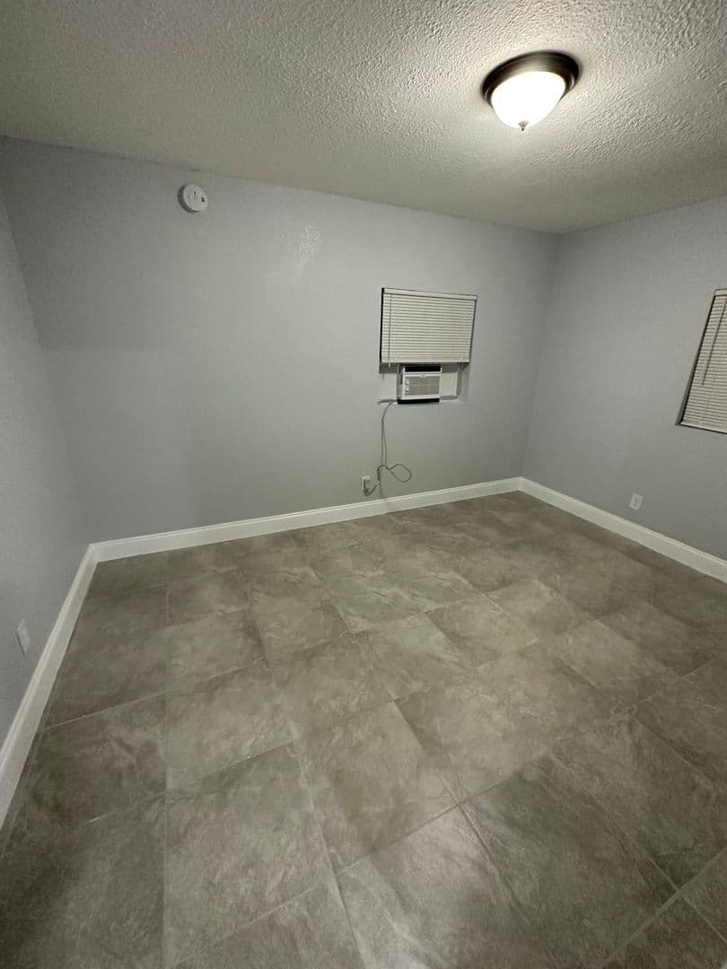 Jacksonville House: 2511 Market St Unit B