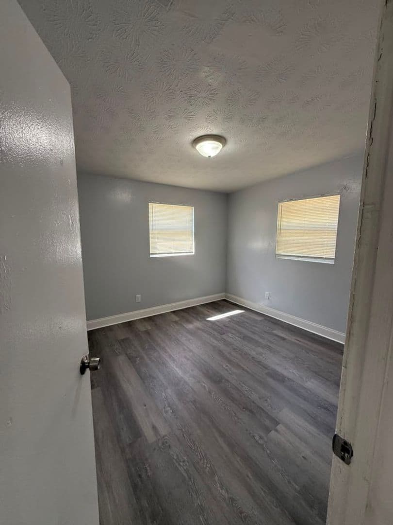 Jacksonville Apartment: 1646-1648 Windle St