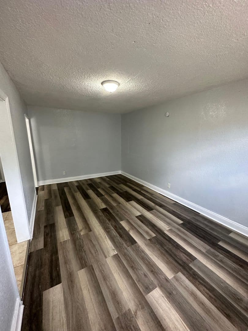 Jacksonville Apartment: 1024 W 8th St.