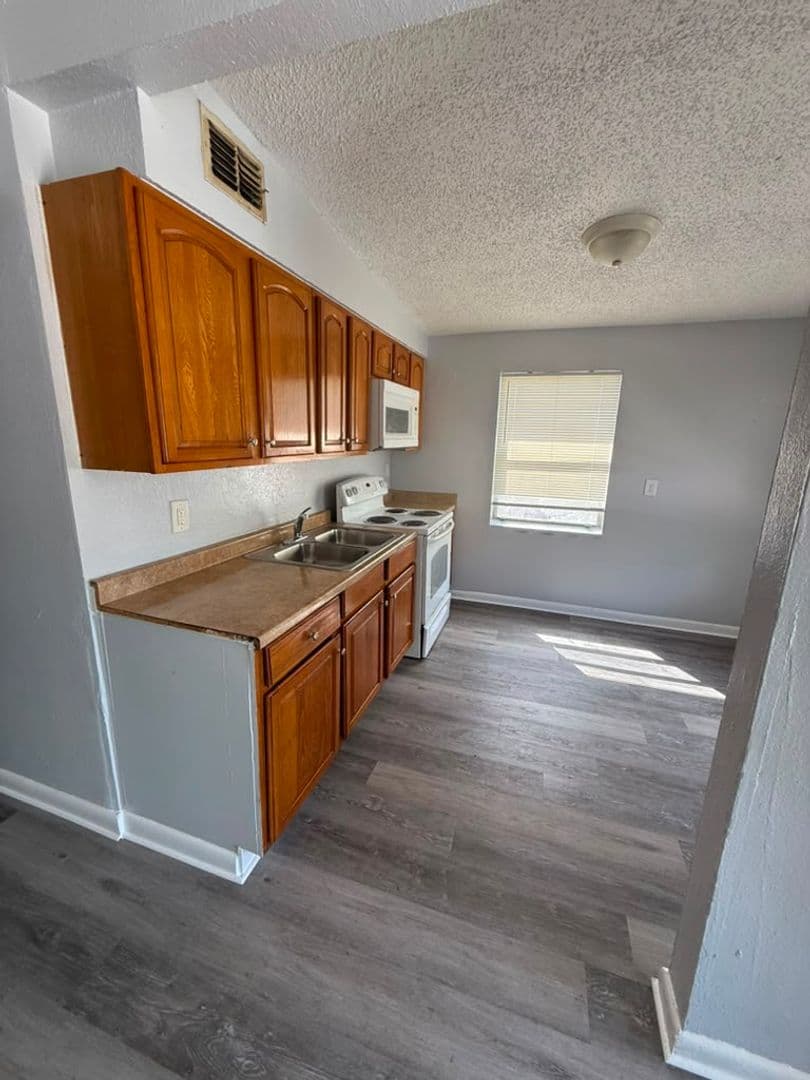 Jacksonville Apartment: 1650-1652 Windle St
