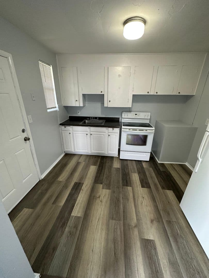 Jacksonville Apartment: 1364 Harrison St.
