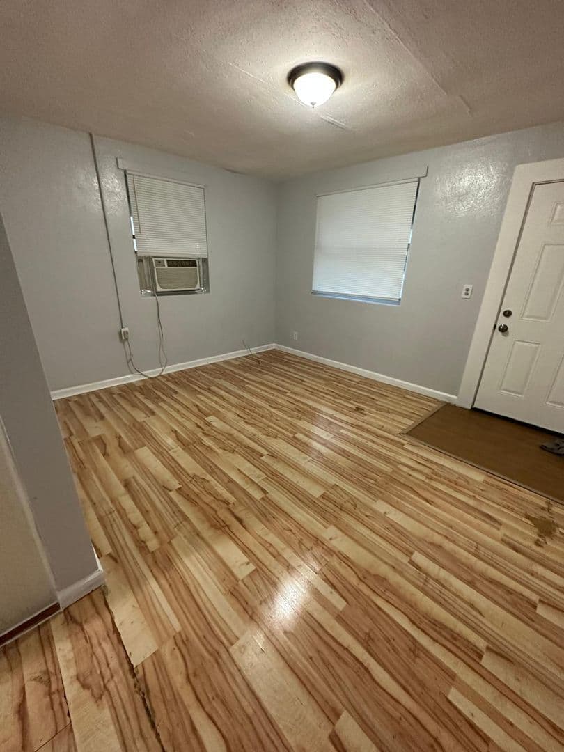 Jacksonville Apartment: 1012-1014 W 8th