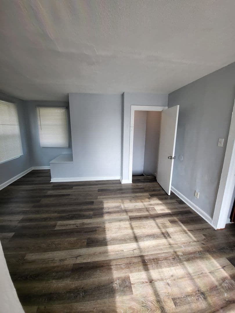 Jacksonville Apartment: 1923-1925 Ella St