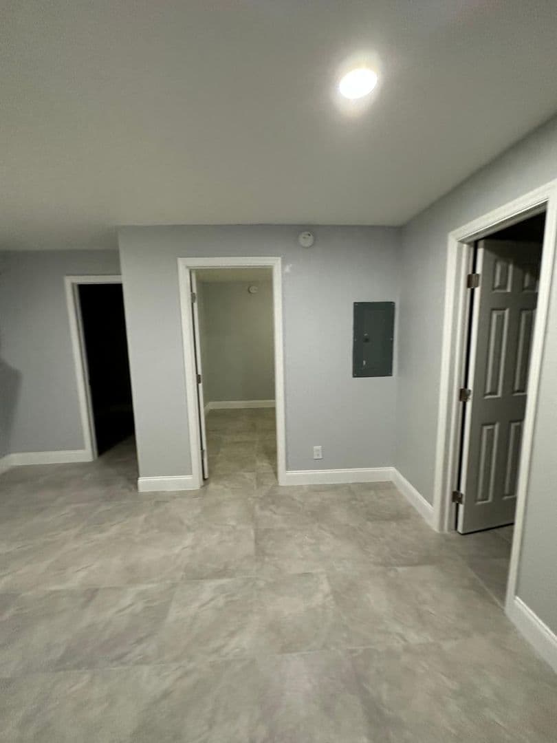 Jacksonville House: 2511 Market St Unit B